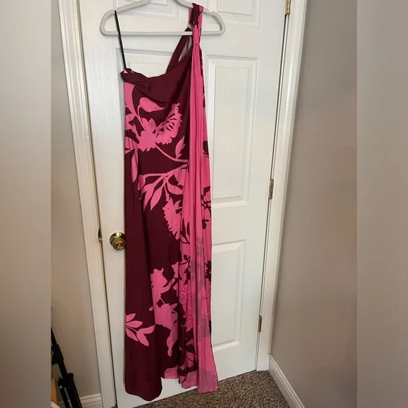 HEMANT AND NANDITA One Shoulder Long Dress in Red - Picture 8 of 10